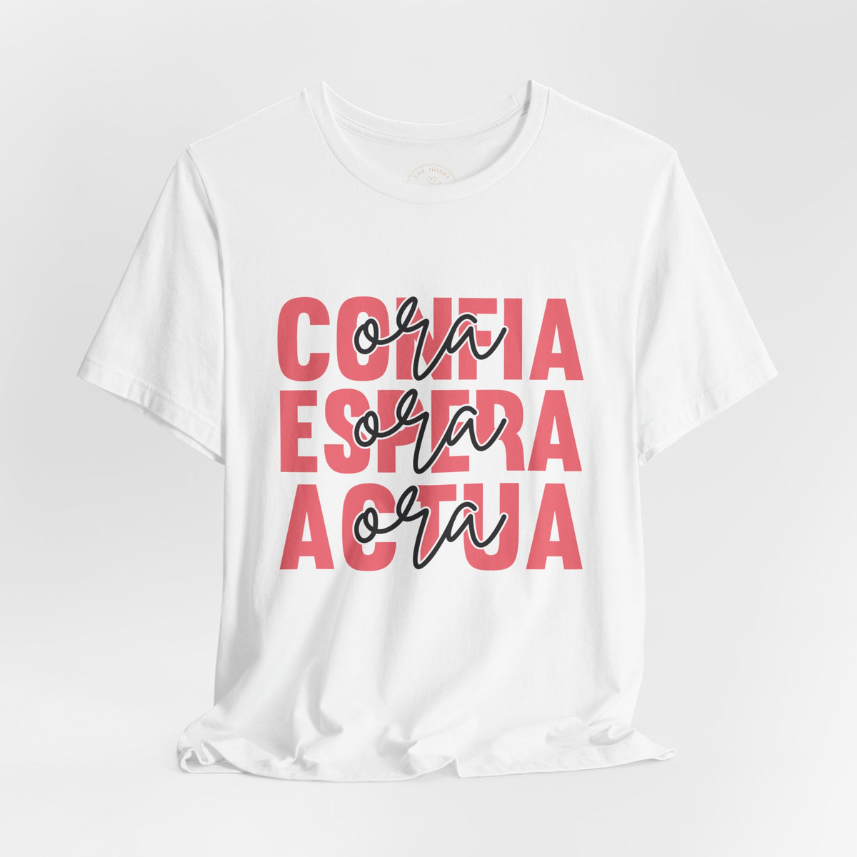 Coração Está Atoja Graphic Tee